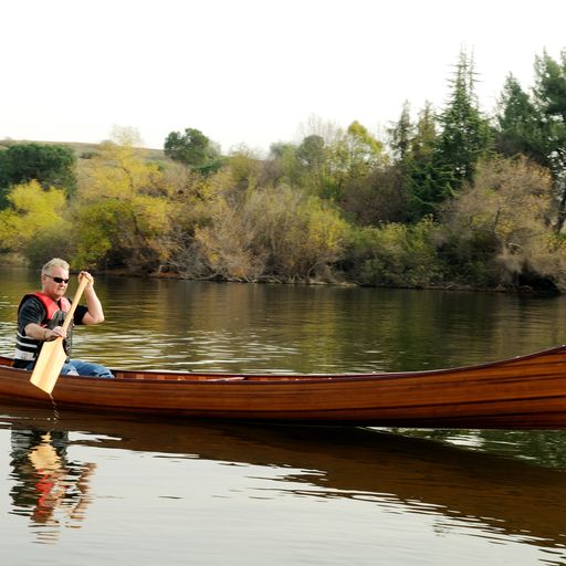 OMH Canoe With Ribs 18' L545